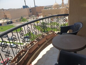 Outdoor dining - In Rehab City Charming 2-bedroom apartment with WiFi, AC in delightful Cairo (Cairo)
