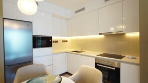 Private kitchen - High Floor Stylish 1BR Address Harbour (Dubai)