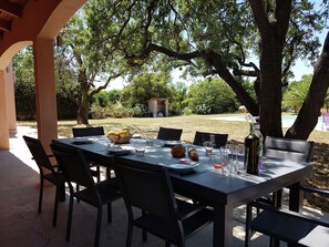 Outdoor dining