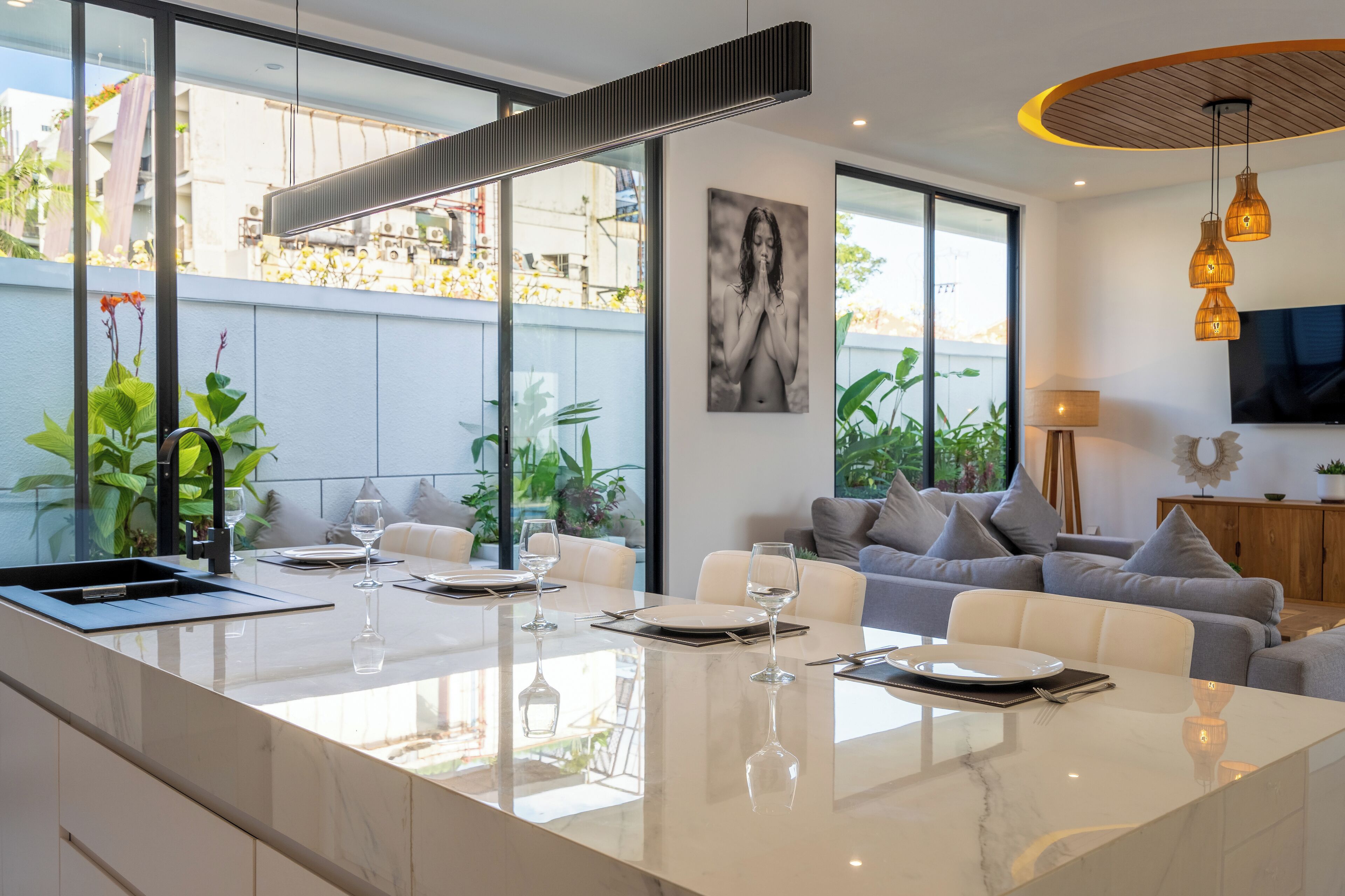 المنشأة من الخارج