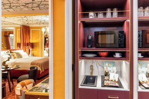 Master Suite | Minibar - House of Hütter- Münchner Kindl (Munich)