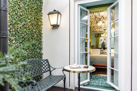 Dandy Suite | Terrace/patio. House of Hütter- Münchner Kindl