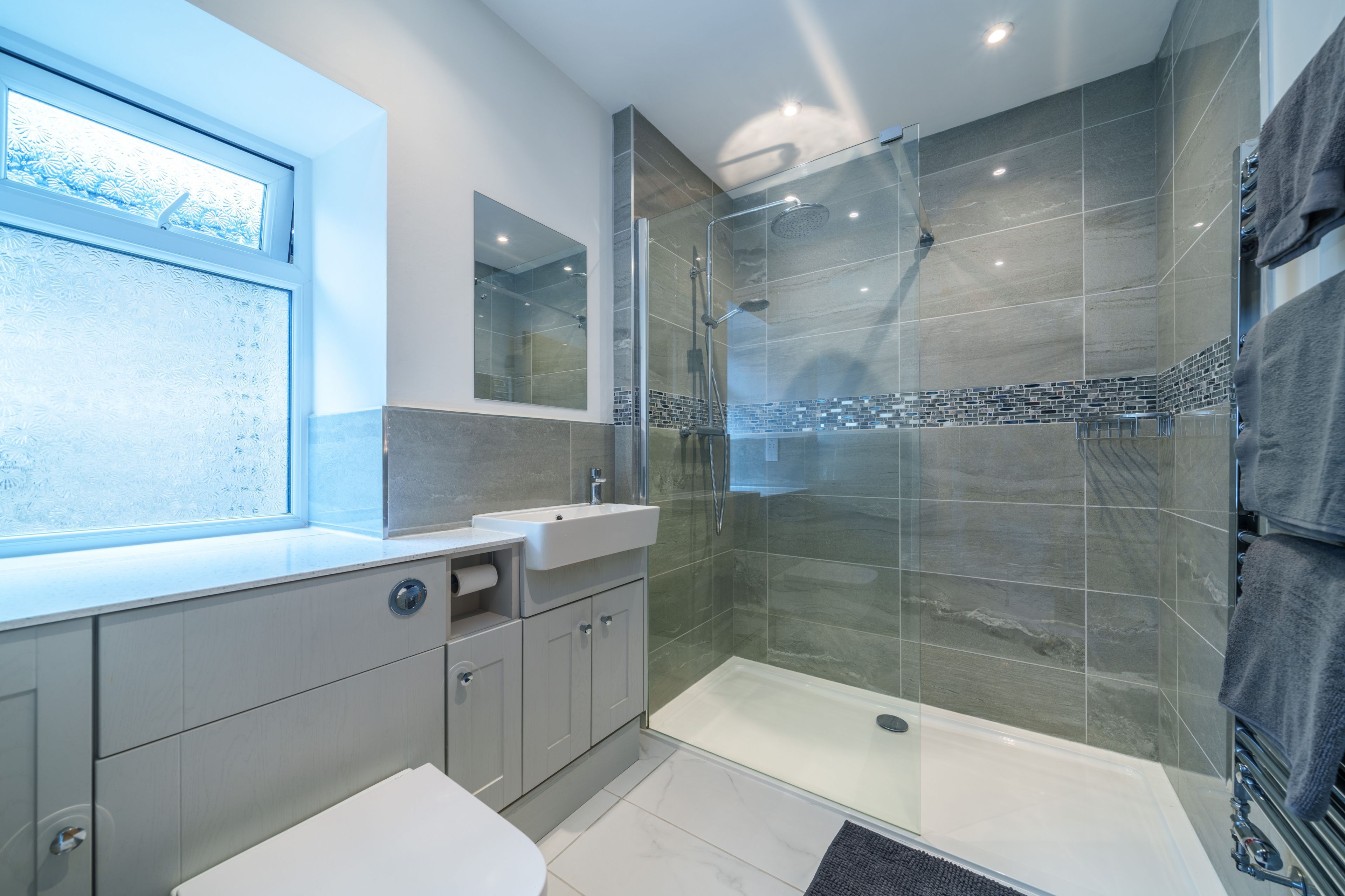 Shower, towels