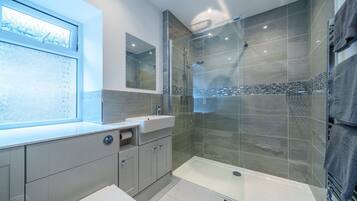 Shower, towels