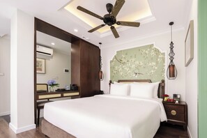 Habitación Deluxe doble | Minibar, caja fuerte, escritorio y wifi gratis