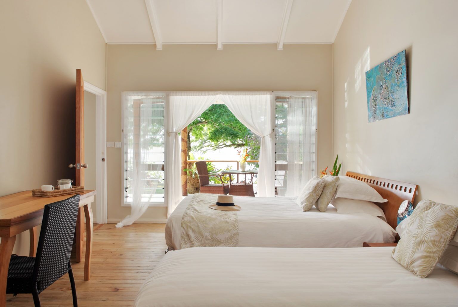 7 makuuhuonetta, tallelokero huoneessa, silitysrauta/-lauta, Wi-Fi