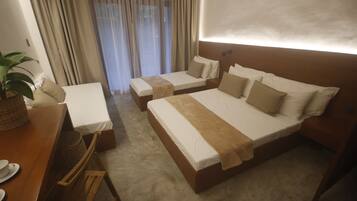 Neljän hengen huone | Työpöytä, kannettavalle tietokoneelle sopiva työtila, ilmainen Wi-Fi