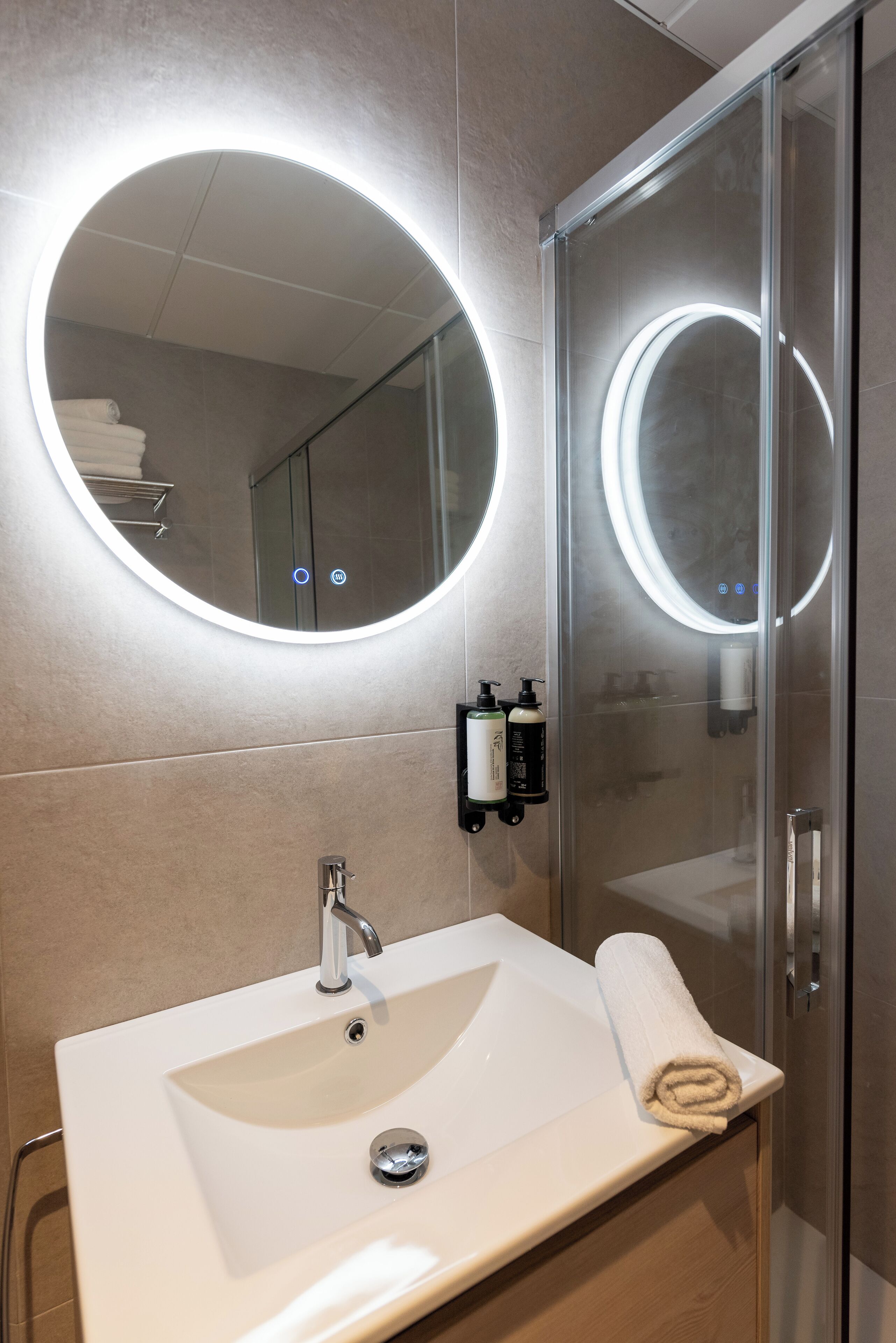 Foto - Dorm4You Arena Standar Junior