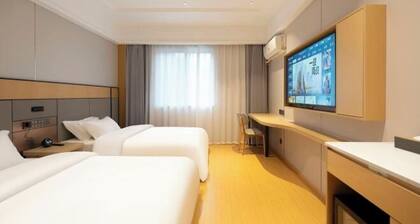 Huangguan Holiday Hotel