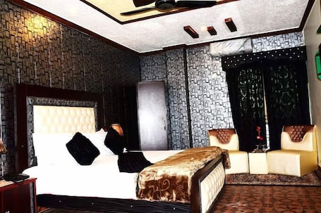 Sistema de insonorización, tabla de planchar con plancha y wifi gratis