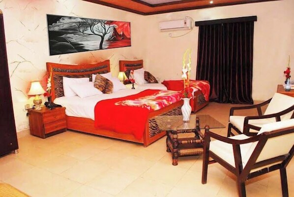 Dobbeltrom – deluxe | Lydisolert, strykejern/-brett og wi-fi (inkludert)