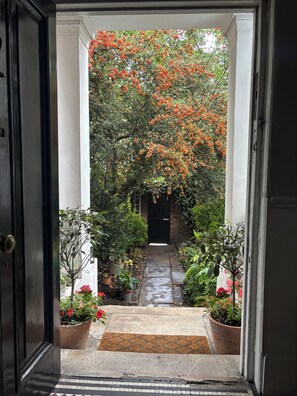 Garden view - Central Victorian House (London)