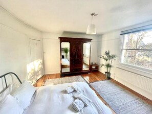 Tabla de planchar con plancha y wifi gratis 