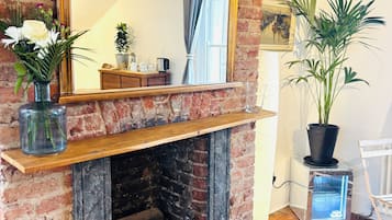 Deluxe Double Room, Garden View | Iron/ironing board, free WiFi