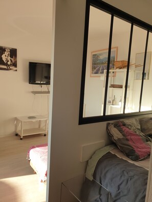 1 habitación y ropa de cama 
