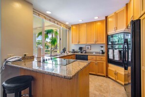 Fridge, oven, stovetop, dishwasher