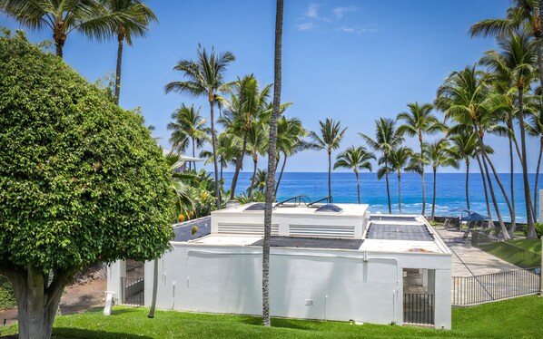 Property grounds - Royal Sea Cliff Kona 202 Ocean View 1 Bedroom (Kailua Kona)