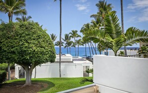 Property grounds - Royal Sea Cliff Kona 202 Ocean View 1 Bedroom (Kailua Kona)