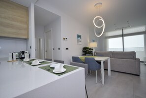 Dining - SUNSET WAVES (2 BEDROOMS) (Benidorm)