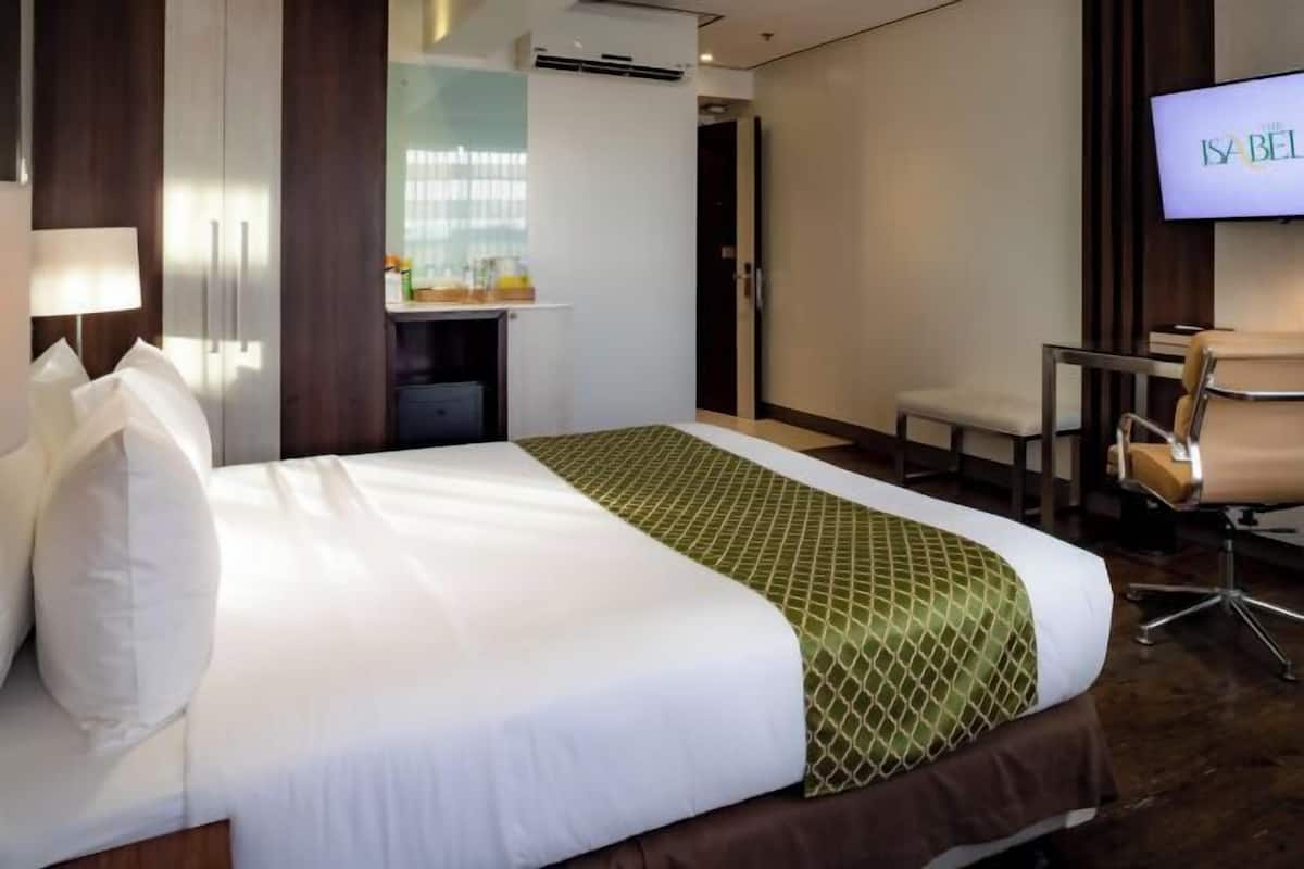 Escritorio, espacio para trabajar con laptop y wifi gratis