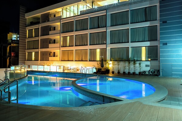Udendørs pool