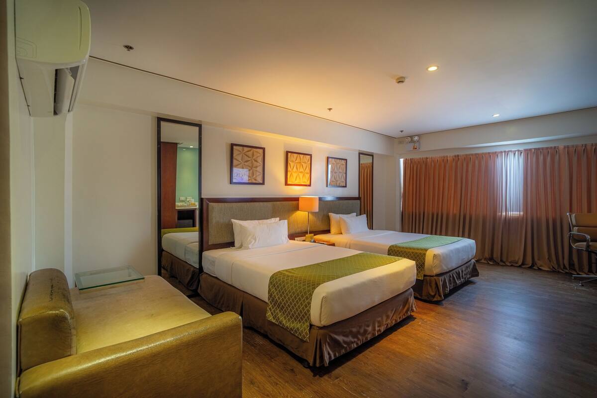 Deluxe Twin Room | 1 bedroom, desk, laptop workspace, free WiFi