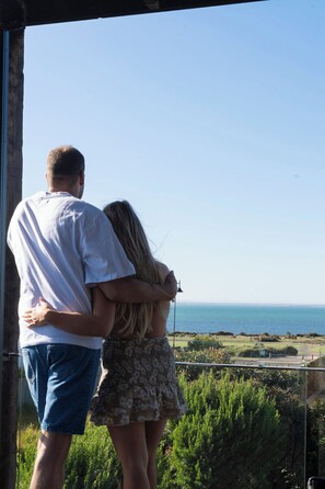 Property grounds - 4BR Coastal Retreat w/ Pool, Bay Views, Games Room & EV – Sleeps 10 (Curlewis)