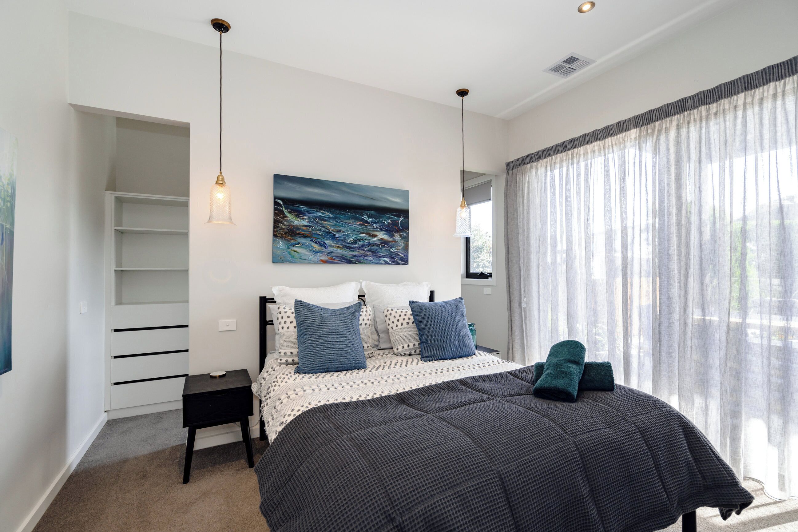 4 bedrooms, desk, iron/ironing board, travel cot