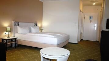 Comfort-Doppelzimmer | Kostenlose Minibar, Schreibtisch, schallisolierte Zimmer