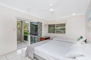 2 chambres, fer et planche à repasser