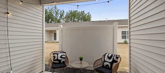 Modern New Build 12BR 12BA w Garage Patio
