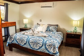 3 bedrooms, desk, iron/ironing board, travel crib