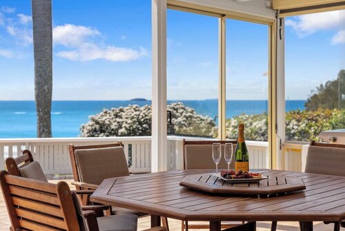 Charlesworth 15 - Sleeps 15, Beachfront Reserve, Amazing Views