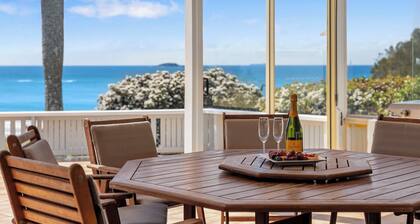 Charlesworth 15 - Sleeps 15, Beachfront Reserve, Amazing Views