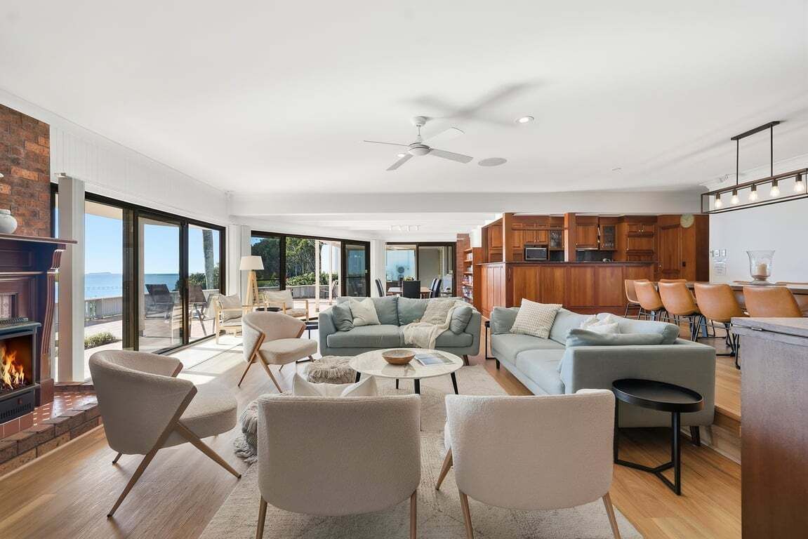 Charlesworth 15 - Sleeps 15, Beachfront Reserve, Pet Friendly, Amazing Views - Sawtell