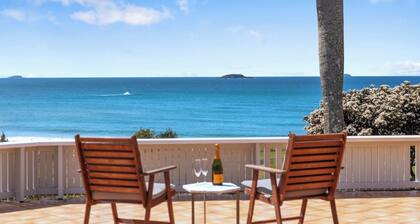 Sleeps 15, Beachfront Reserve, Amazing Views