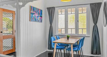 3-bedroom house in charming North Toowoomba with WiFi, AC
