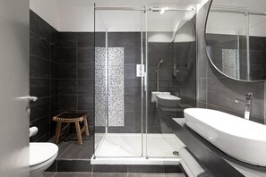Basic Double Room | Bathroom - N-SPACE MODERN GUEST ROOMS (Rome)