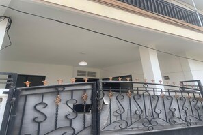 Front of property - Hotel O Flamboyan Harapan Indah (Bekasi)