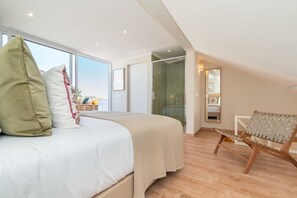2 bedrooms, iron/ironing board, internet, bed sheets