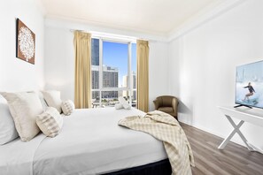 3 bedrooms, in-room safe, iron/ironing board, internet - Chevron Renaissance – 3 Bedroom with Ocean View (CHEV 1124 - 2N - NB) (Surfers Paradise)