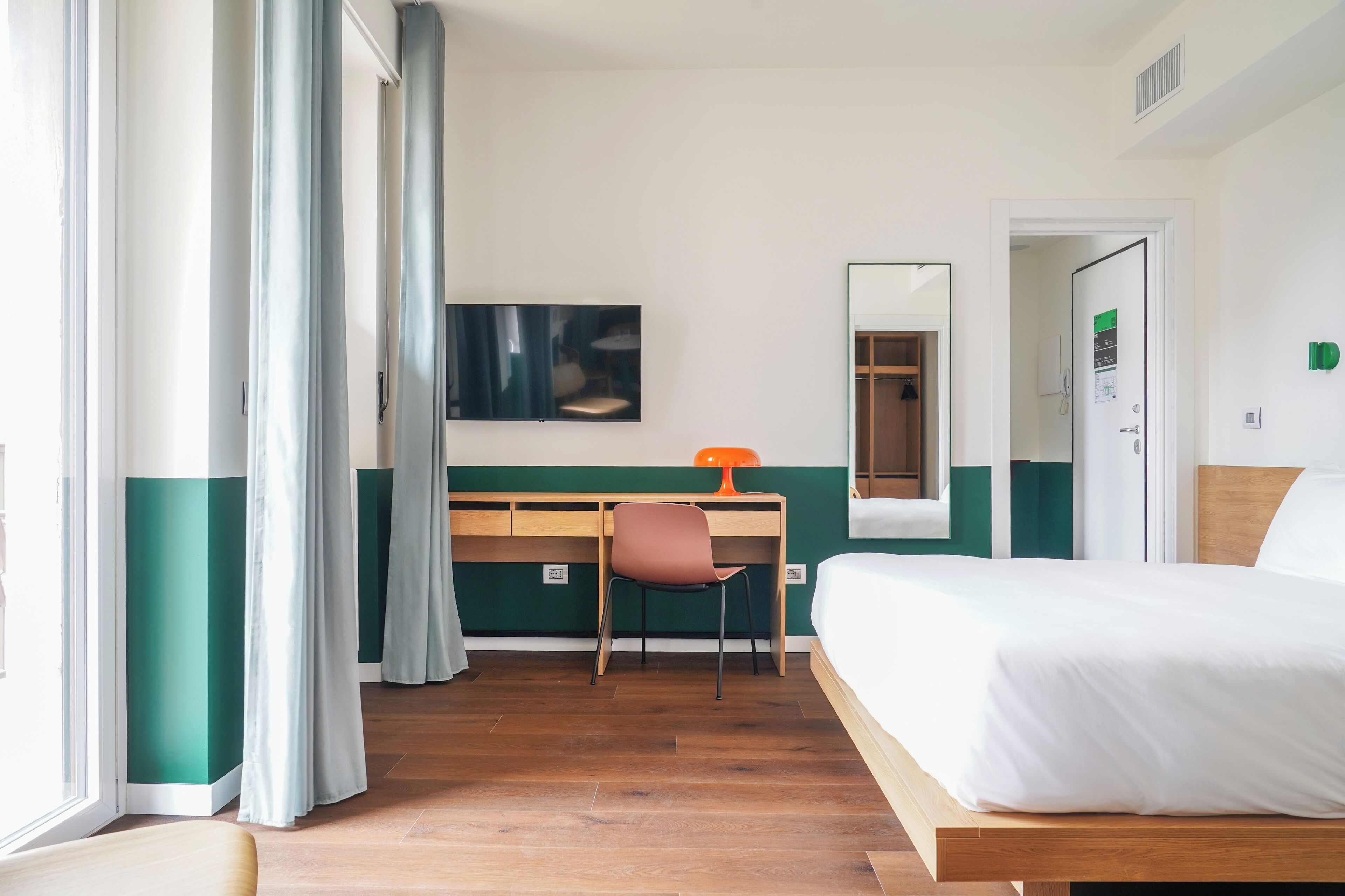 Medium Studio,Kitchenette, Balcony