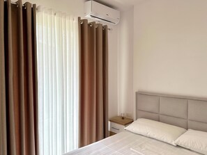1 bedroom, WiFi, bed sheets - Cobalt Apartments. 1-bedroom apartment in Vlora. (Vlora)