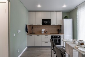 Leilighet | Eget kjøkken | Kjøleskap, mikrobølgeovn, ovn og kokeplater