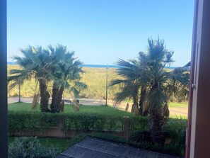 Property grounds - NEW LISTING! FRONT LINE BEACH - 3 Bedrooms, Sea Views, WIFI & Air Conditioning. (Ayamonte)