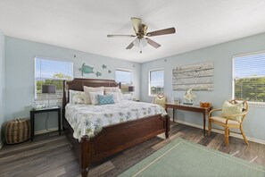 4 bedrooms, desk, iron/ironing board, free WiFi