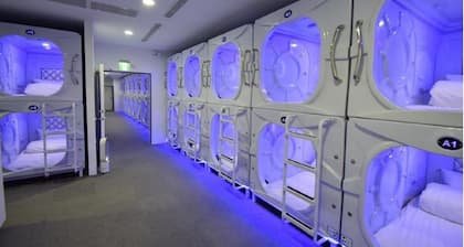 Jianpuke Space Capsule Backpacker Hostel