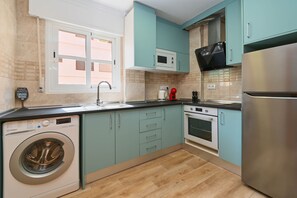 Fridge, microwave, oven, coffee/tea maker