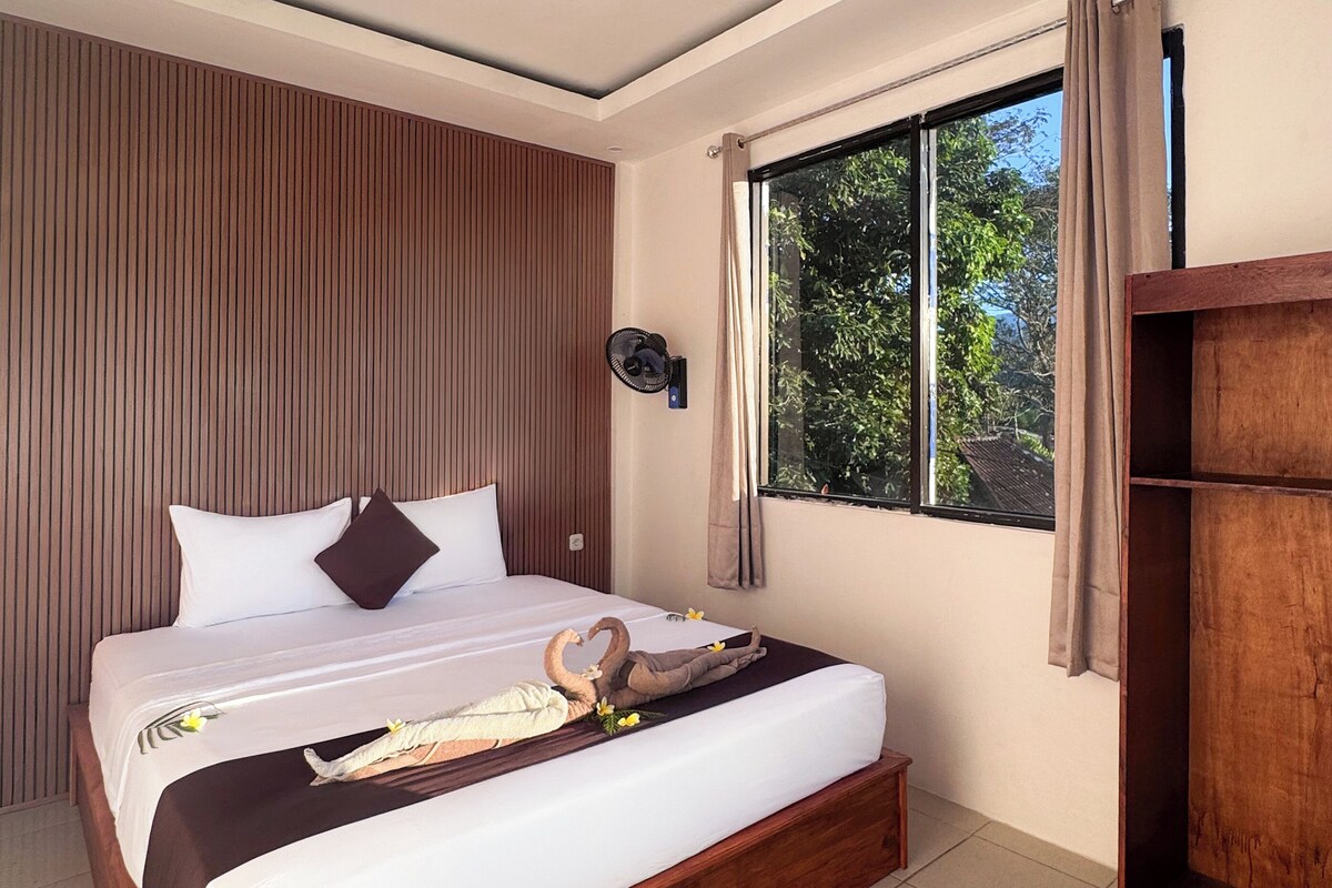 Double Room | Soundproofing, WiFi (free), bed sheets