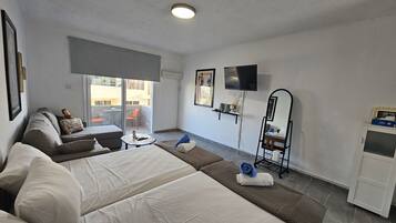 1 bedroom, iron/ironing board, WiFi (free), bed sheets